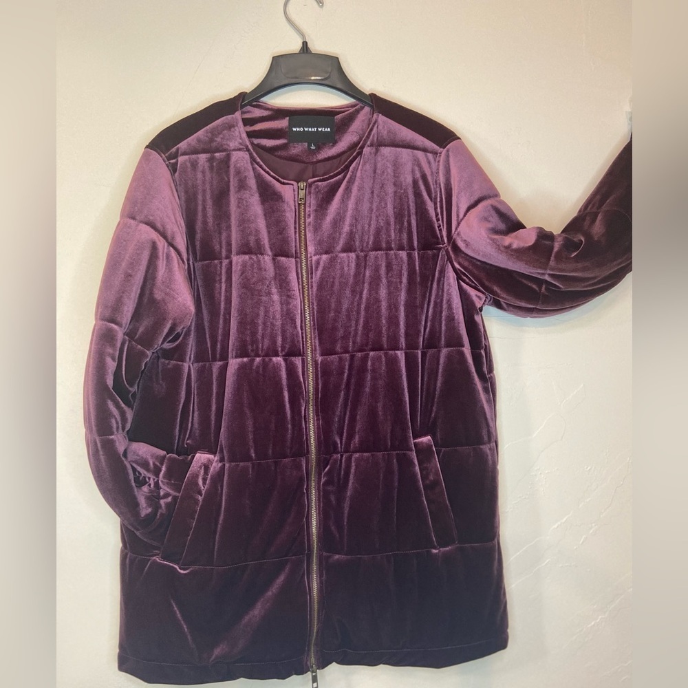 Who What Wear~Plum Purple Velveteen Puffer Jacket~Full Zip~Lined~Pockets~Size L